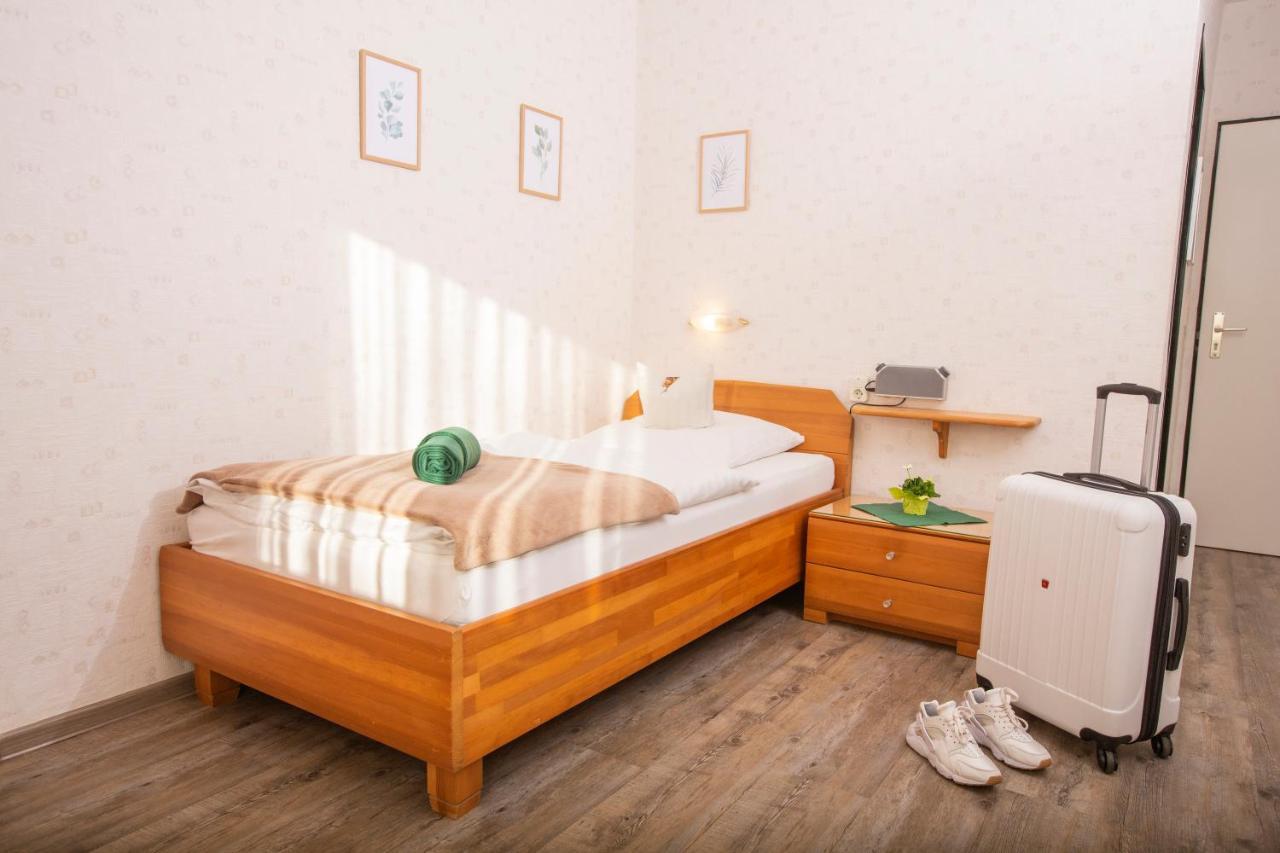 Hotel-Pension Haus Holtdirk 립슈타트 외부 사진